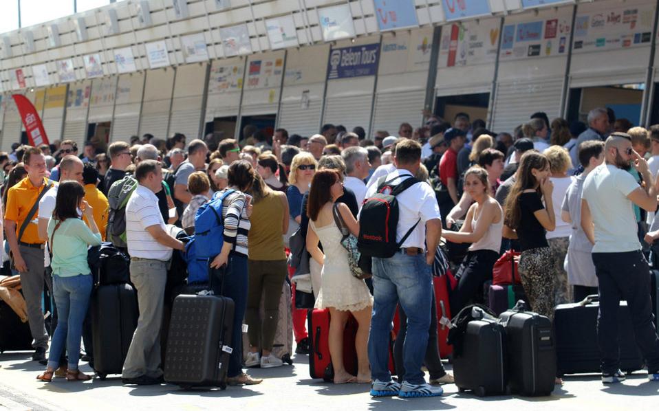 Ρεκόρ πληρότητας σε όλους τους προορισμούς το Πάσχα- «Βουλιάζει» η Κρήτη από Έλληνες και ξένους επισκέπτες  