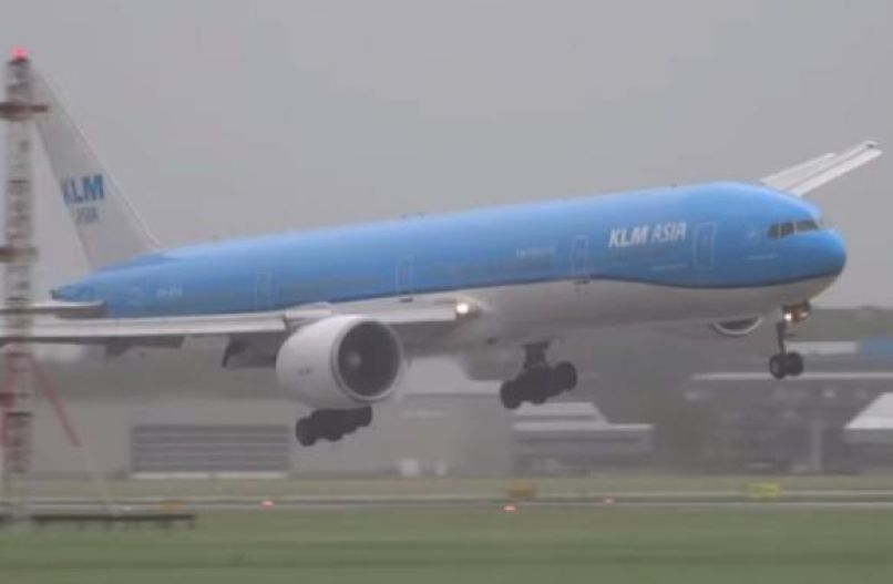 Βίντεο που «κόβει» την ανάσα: Προσγείωση τρόμου στο αεροδρόμιο του Άμστερνταμ!