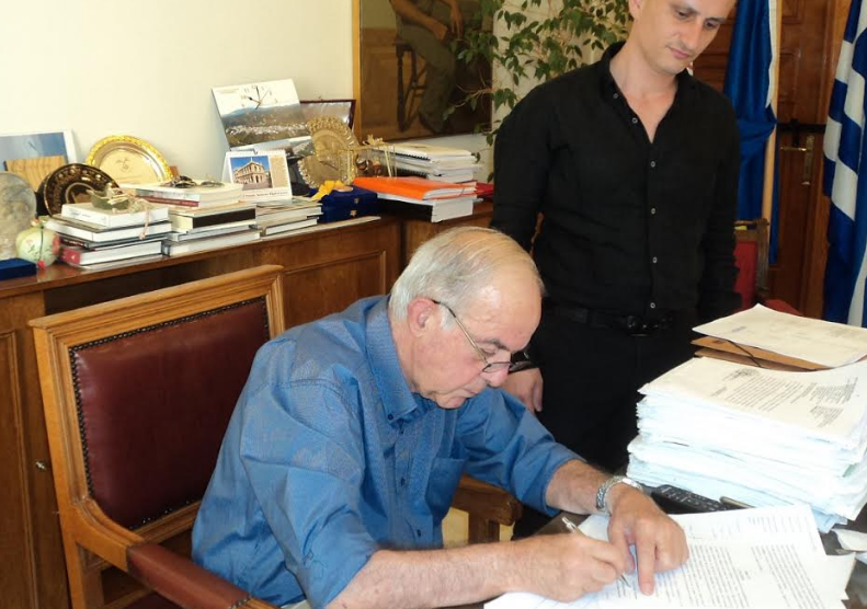 Υπογραφή σύμβασης για την «Αποκατάσταση Διανοίξεων στις Δημοτικές Ενότητες του Δήμου Ηρακλείου» 