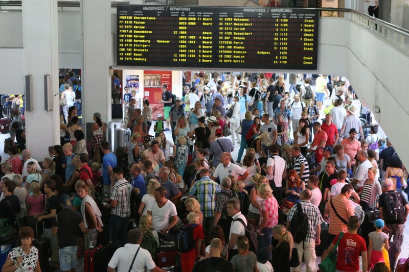 Μέσα σε ένα μήνα διακινήθηκαν στα ελληνικά αεροδρόμια 1,92 εκατομμύρια επιβάτες - Τα στοιχεία για το Ηράκλειο