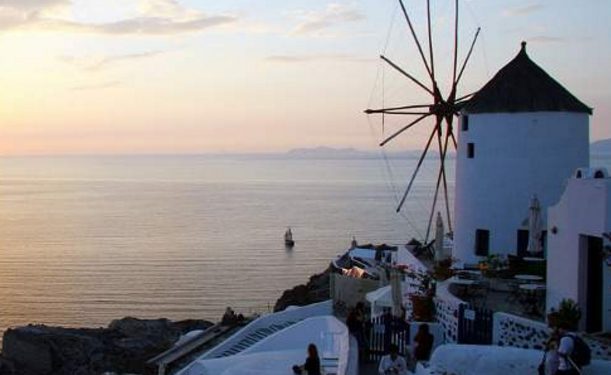 Η FAZ αποθεώνει την Ελλάδα: Νικήτρια της φετινής τουριστικής χρονιάς 
