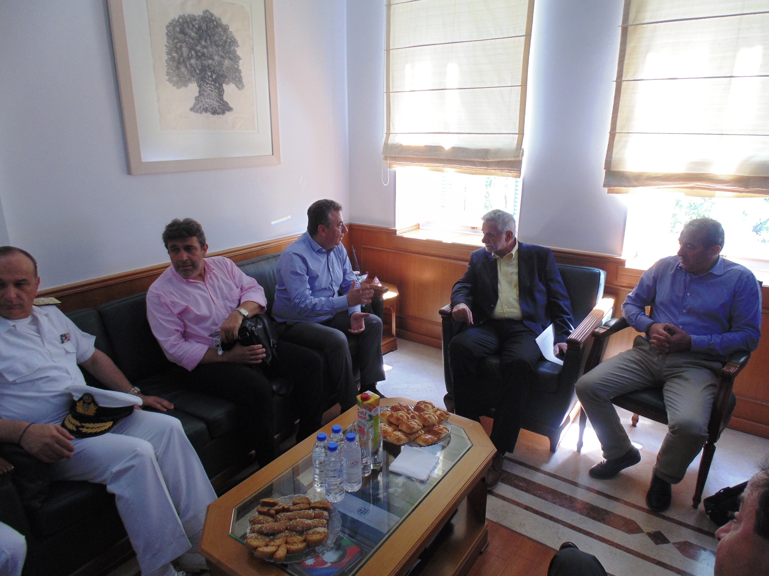 «Σύμπλευση» Περιφέρειας Κρήτης και Υπουργείου Ναυτιλίας: Συνάντηση Αρναουτάκη - Δρίτσα (pic)