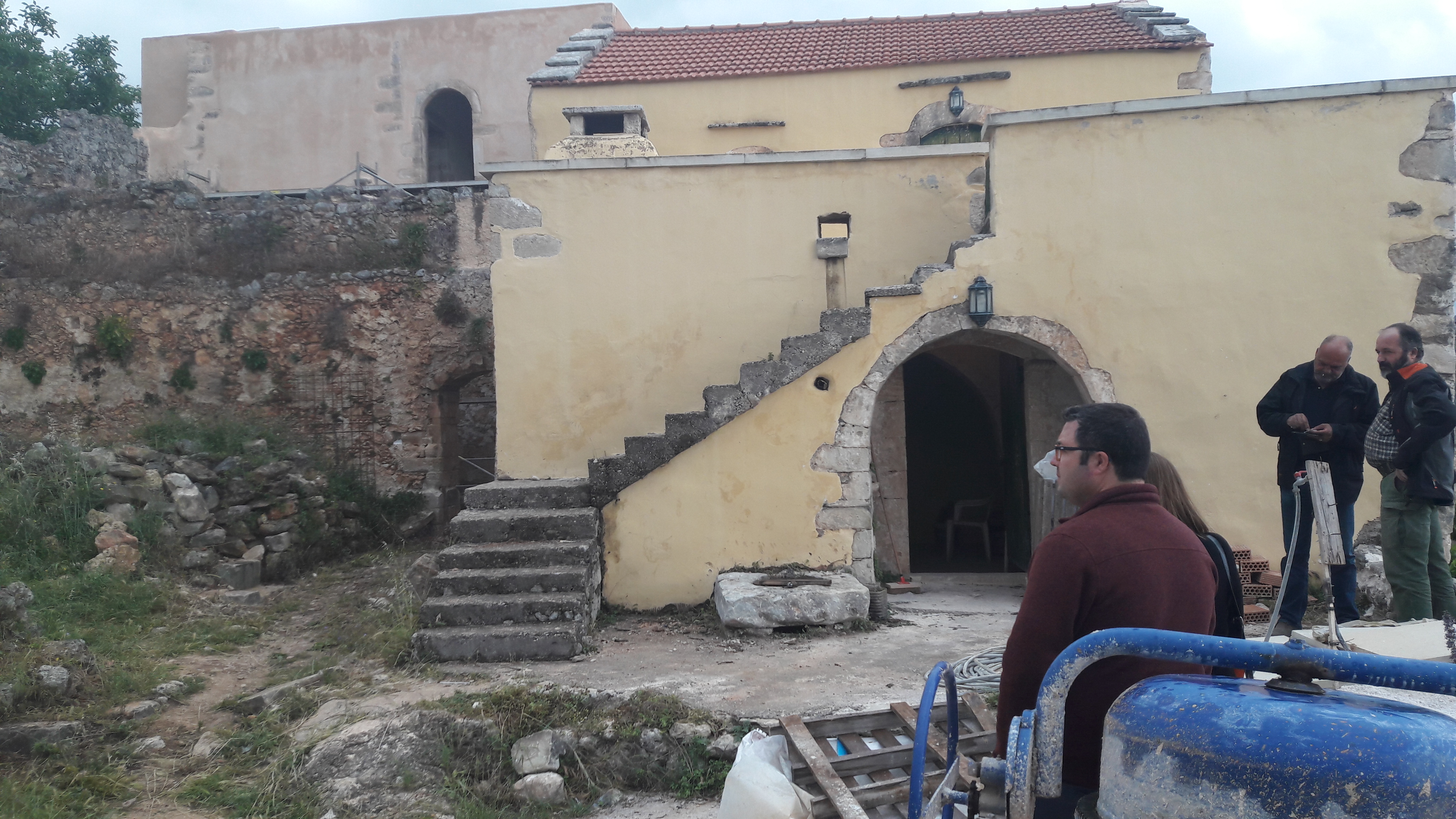 Επισκεψη Βουλγαράκη στον Εμπρόσνερο Δ. Αποκορώνου «Αποκατάσταση Πύργου Αληδάκη» 
