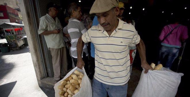 Βενεζουέλα: Άρχισαν οι απαλλοτριώσεις αρτοποιείων από τον Μαδούρο