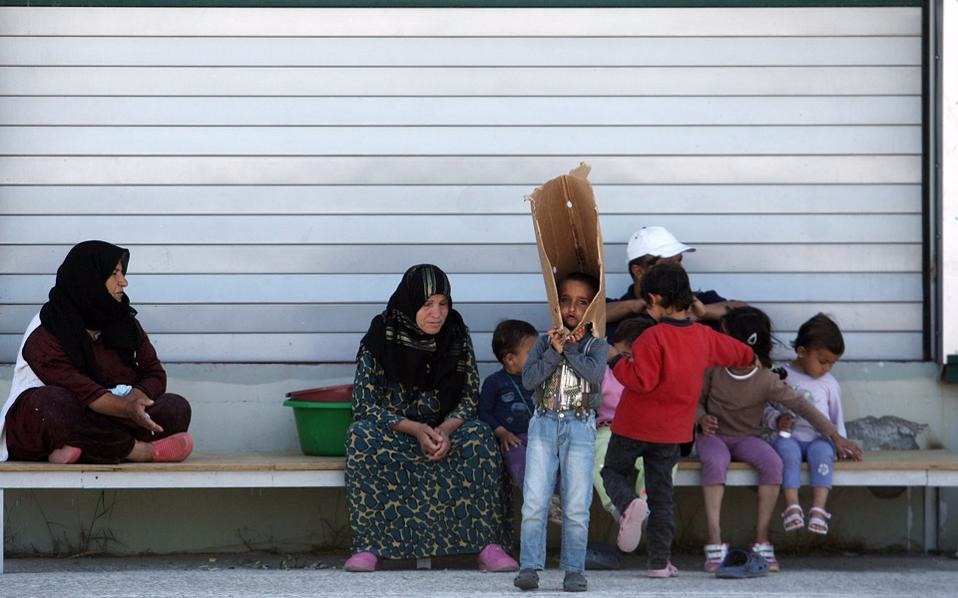 Υπατη Αρμοστεία ΟΗΕ: Ανησυχητικές οι συνθήκες ζωής των προσφύγων στην Ελλάδα