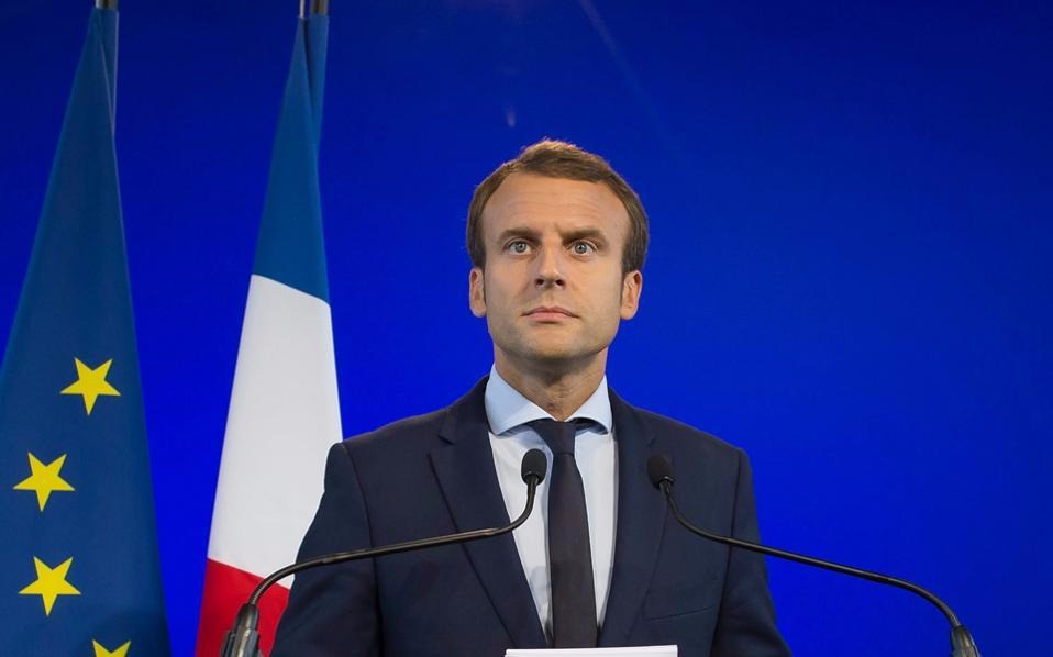 Γαλλία - Δημοσκόπηση: Άνετη επικράτηση Μακρόν επί της Λεπέν στο β' γύρο