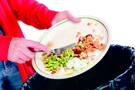 Πετούν τεράστιες ποσότητες φαγητού στα σκουπίδια, την ώρα που αρκετοί συνάνθρωποί μας πεινάνε! 