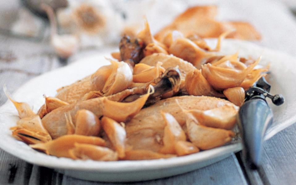 Κοτόπουλο με σαράντα σκελίδες σκόρδου
