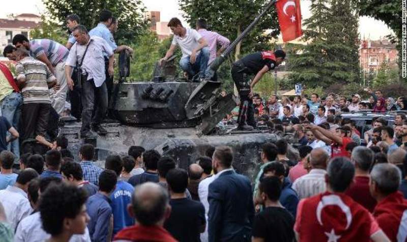 Υπό προσωρινή κράτηση τρεις πρώην υψηλόβαθμοι Τούρκοι διπλωμάτες