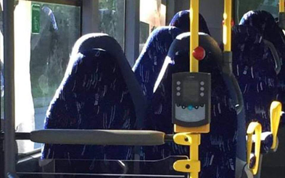 Νορβηγία: Aκροδεξιά οργάνωση μπέρδεψε θέσεις λεωφορείου με γυναίκες που φοράνε μπούρκα