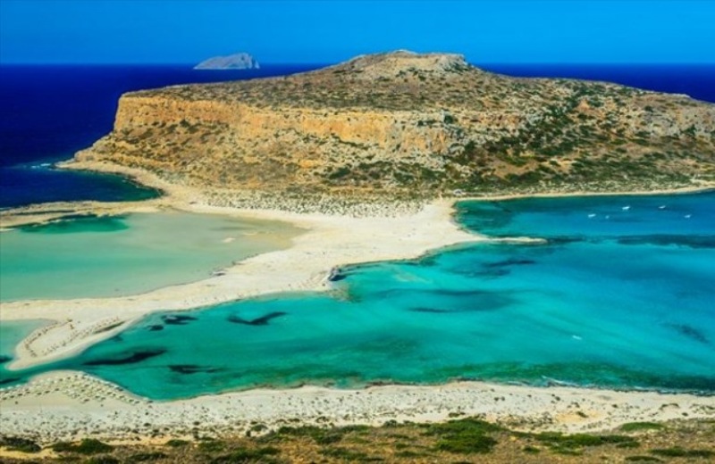 Telegraph: Απόλυτος προορισμός η Κρήτη για διακοπές και το φθινόπωρο 