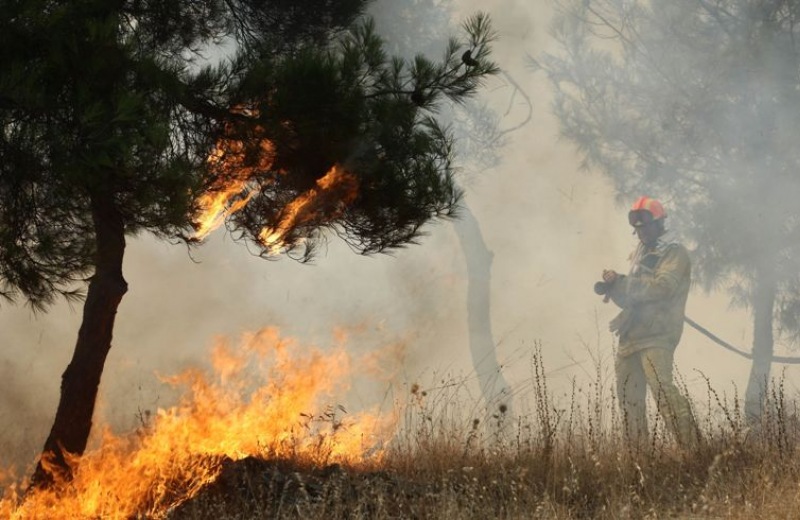 Συναγερμός στην πυροσβεστική για φωτιά στο Ίνι