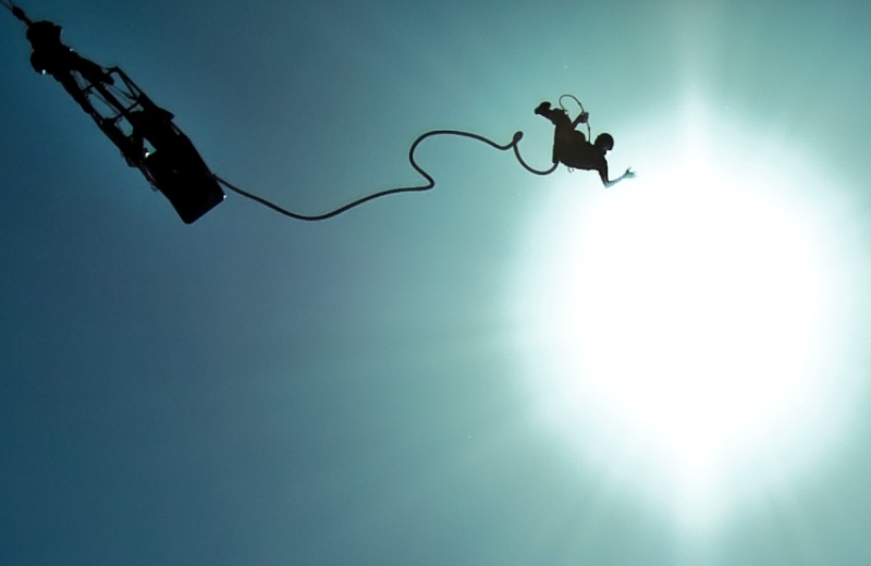 Έκανε bungee jumping, αλλά όλα πήγαν στραβά - Σώθηκε από θαύμα! (vid)