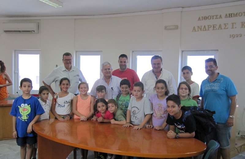Οι μαθητές του 1ου Δημοτικού Σχολείου Γαζίου επισκέφτηκαν τον δήμαρχο Μαλεβιζίου