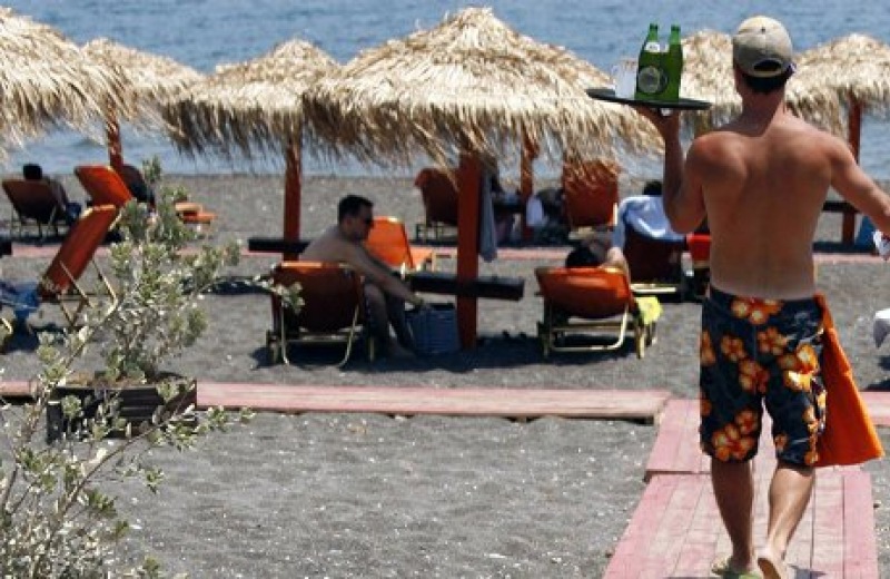 Ο τουρισμός έκλεισε προσωρινές «τρύπες» της ανεργίας