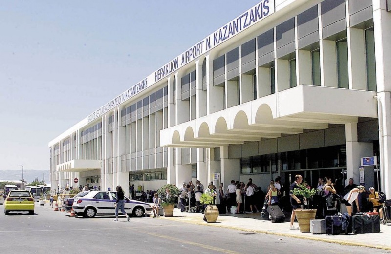Μπαράζ συλλήψεων στο αεροδρόμιο Ηρακλείου
