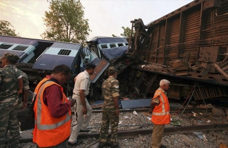14 νεκροί στην Ινδία από σύγκρουση τρένων