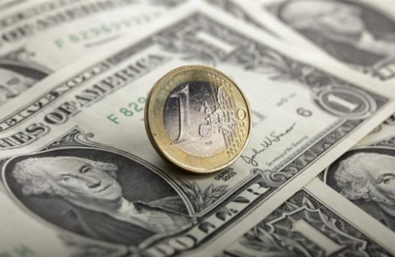 Σταθεροποιητικές τάσεις εμφανίζει η ισοτιμία ευρώ - δολαρίου