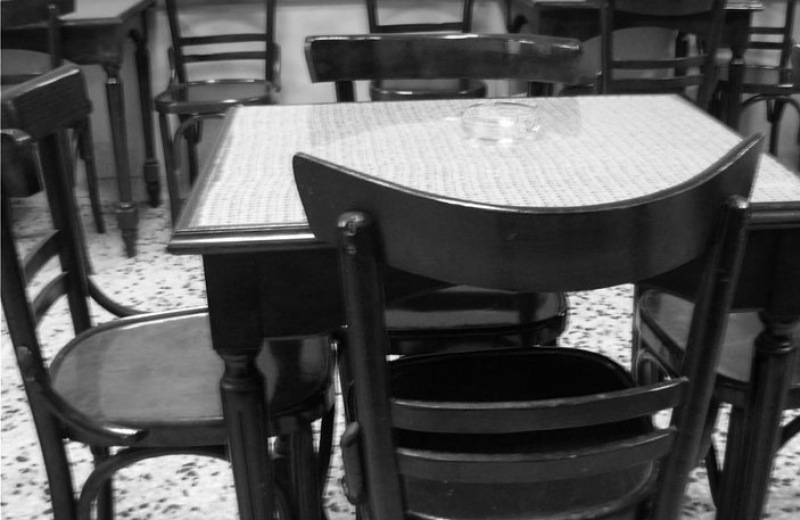  Άντρο οργίων με ανήλικες σε καφενείο στην Πάτρα