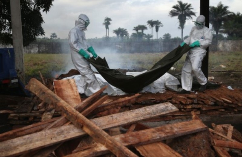 Πλησιάζει τους 4.000 ο αριθμός των νεκρών από τον Έμπολα