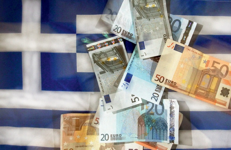 Χαρίστε το χρέος της Ελλάδας, λέει διάσημος οικονομολόγος
