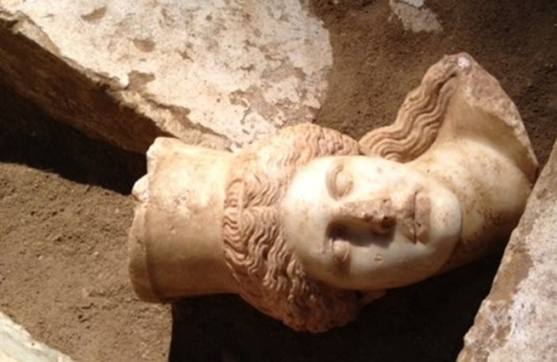 Έχει συληθεί ή όχι ο αρχαίος τάφος στην Αμφίπολη;