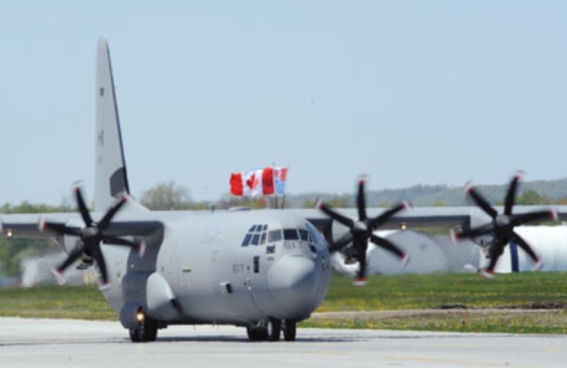 Αναγκαστική προσγείωση καναδικού C-130 στο αεροδρόμιο της Πάφου