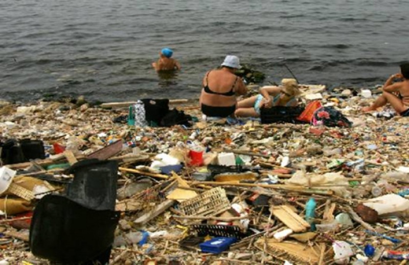 Λευτέρης Αυγενάκης: Φαύλος κύκλος της πλαστικής ρύπανσης