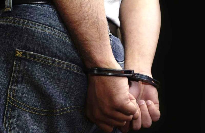 Δύο συλλήψεις για ναρκωτικά και όπλα στα Χανιά
