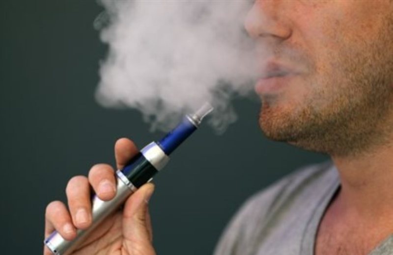 Έρευνα - σοκ: Τα ηλεκτρονικά τσιγάρα μπορεί να περιέχουν 10πλάσιες καρκινογόνες ουσίες