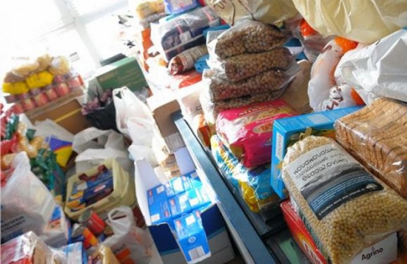 Τρόφιμα και...στήριξη σε 260 οικογένειες στο Ηράκλειο από το Υπουργειο Εργασίας και τοπικους φορείς