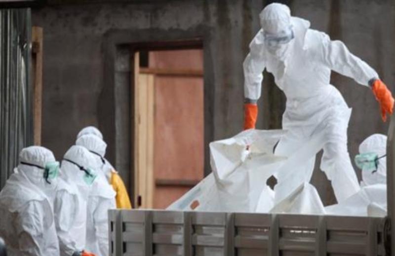 Ξεπέρασαν τους 7.000 οι νεκροί από τον ιό Έμπολα