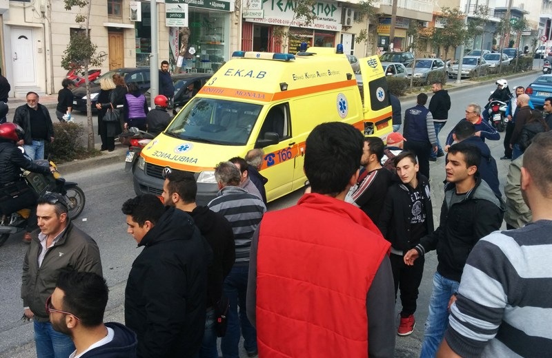 Συναγερμός στην λεωφόρο 62 Μαρτύρων μετά από τροχαίο με θύμα έναν πεζό (pics)