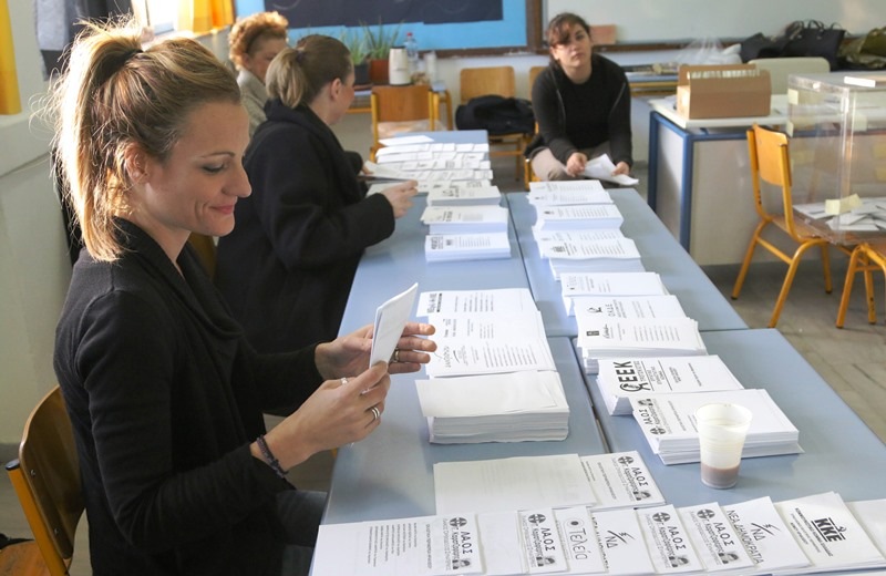 Η ψήφος «ερρίφθη» για τους Ηρακλειώτες - Η εκλογική διαδικασία σε εικόνες