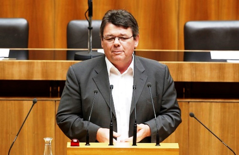 «Διαγράψτε το χρέος της Ελλάδας!» λέει Αυστριακός συνδικαλιστής