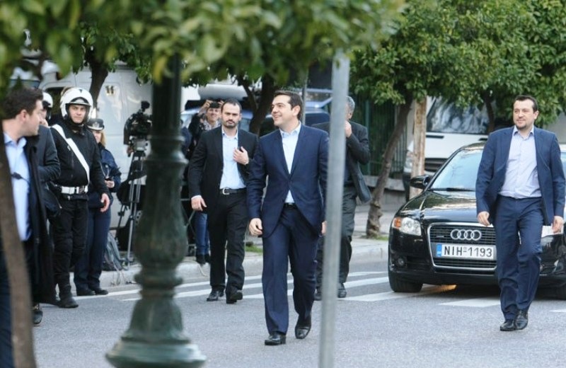 Οι αναγνώστες προτείνουν πρωθυπουργικό αυτοκίνητο στον Αλέξη Τσίπρα (pics)