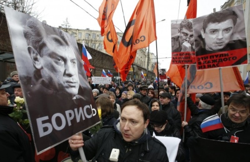 Χιλιάδες κόσμου στην πορεία για τη μνήμη του Μπόρις Νεμτσόφ