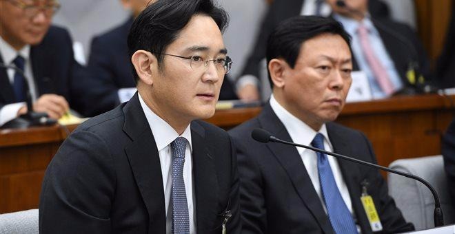 Ένταλμα σύλληψης για τον διάδοχο της Samsung ζητούν οι εισαγγελείς στη Νότια Κορέα