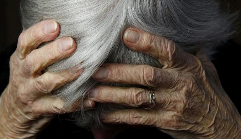 Έκλεψαν από 86χρονη στην Ιεράπετρα 600 ευρώ- Προσποιήθηκαν τους τεχνικούς της ΔΕΗ 