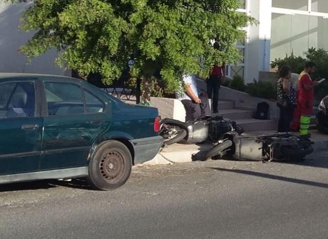 Τζιπ παρέσυρε μηχανάκια και αυτοκίνητα στην οδό Ούλωφ Πάλμε – Από τύχη δεν υπήρξαν θύματα (pics) 