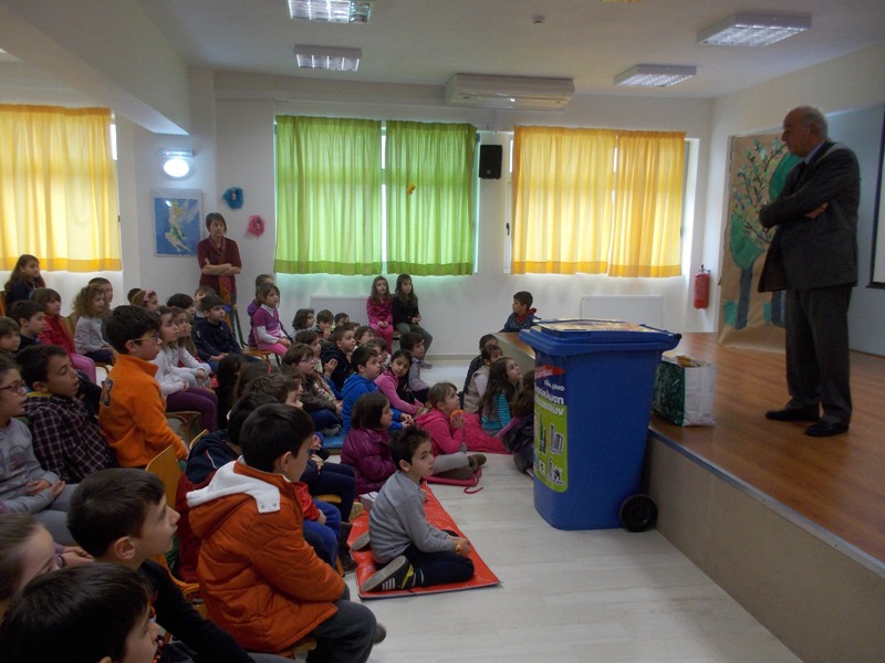 Το μήνυμα του Δήμαρχου Ηρακλείου στα παιδιά για το περιβάλλον και την ανακύκλωση (pics)