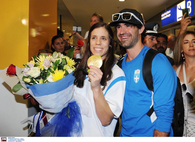 Επέστρεψε στην Ελλάδα ο χρυσή Ολυμπιονίκης Κατερίνα Στεφανίδη!