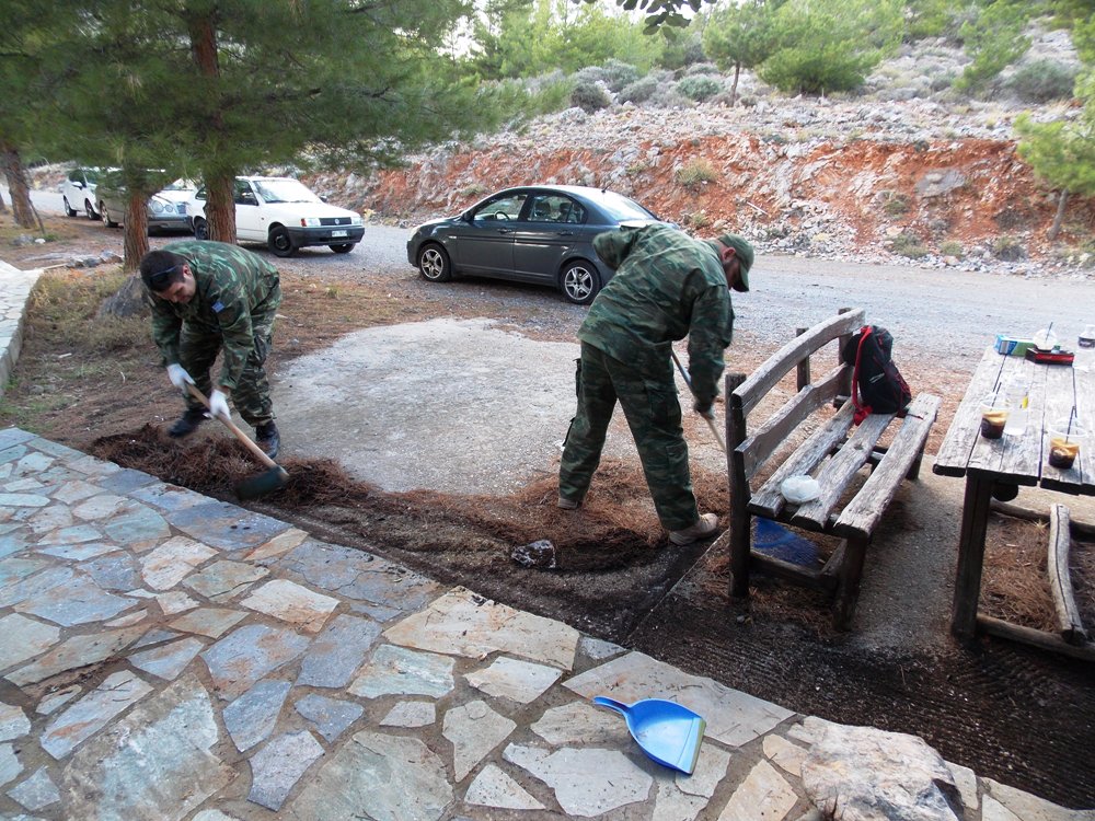 Τα μέλη της Λέσχης Εφέδρων καθάρισαν το καταφύγιο της Κέρης στο Δήμο Μαλεβιζίου (pics) 