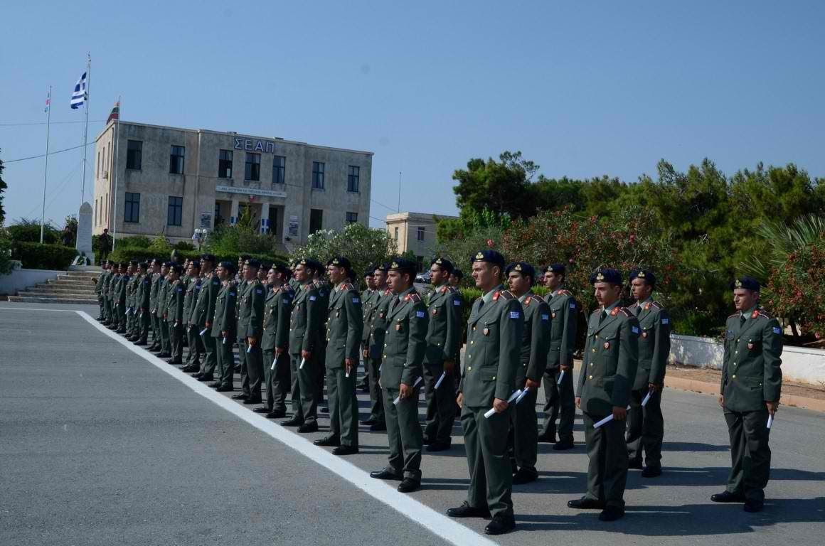 Ορκωμοσία στη ΣΕΑΠ - Η νέα σειρά στη Σχολή Εφέδρων Αξιωματικών Πεζικού στο Ηράκλειο