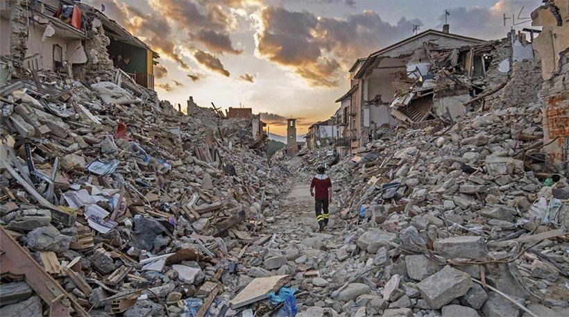 «Η πόλη μας τελείωσε»: Σκηνές καταστροφής από τον τριπλό σεισμό στην Ιταλία