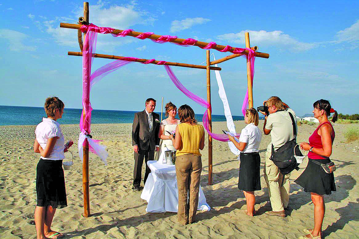 «Ανθίζει» ο γαμήλιος τουρισμός στην Κρήτη!