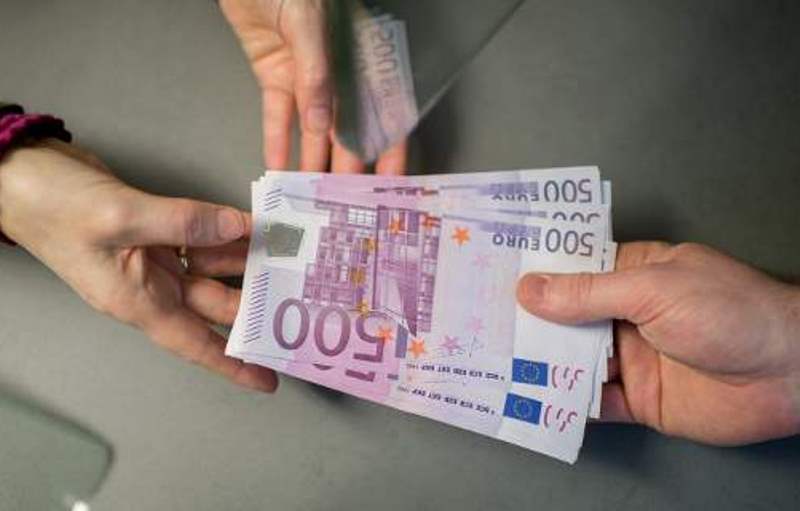 Αντιδρούν οι Γερμανοί στο σχέδιο επιβολής περιορισμών στις συναλλαγές με μετρητά 