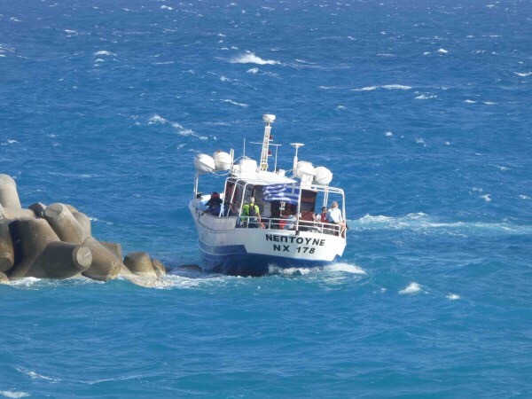 Πώς σώθηκαν επιβάτες και πλήρωμα του πλοίου στα Σφακιά (φωτο)