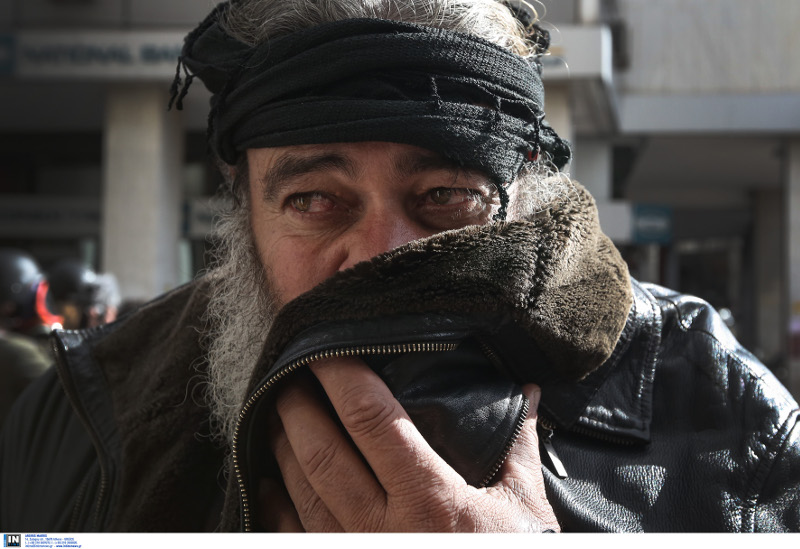 «Ψέκασαν» τα ΜΑΤ τον άνθρωπο του... Αλέξη Τσίπρα στην αγροτιά- Δάκρυσε ο Γιάννης Ψαράκης (pics)
