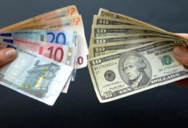 Ψηλότερα με ενίσχυση το ευρώ έναντι του δολαρίου